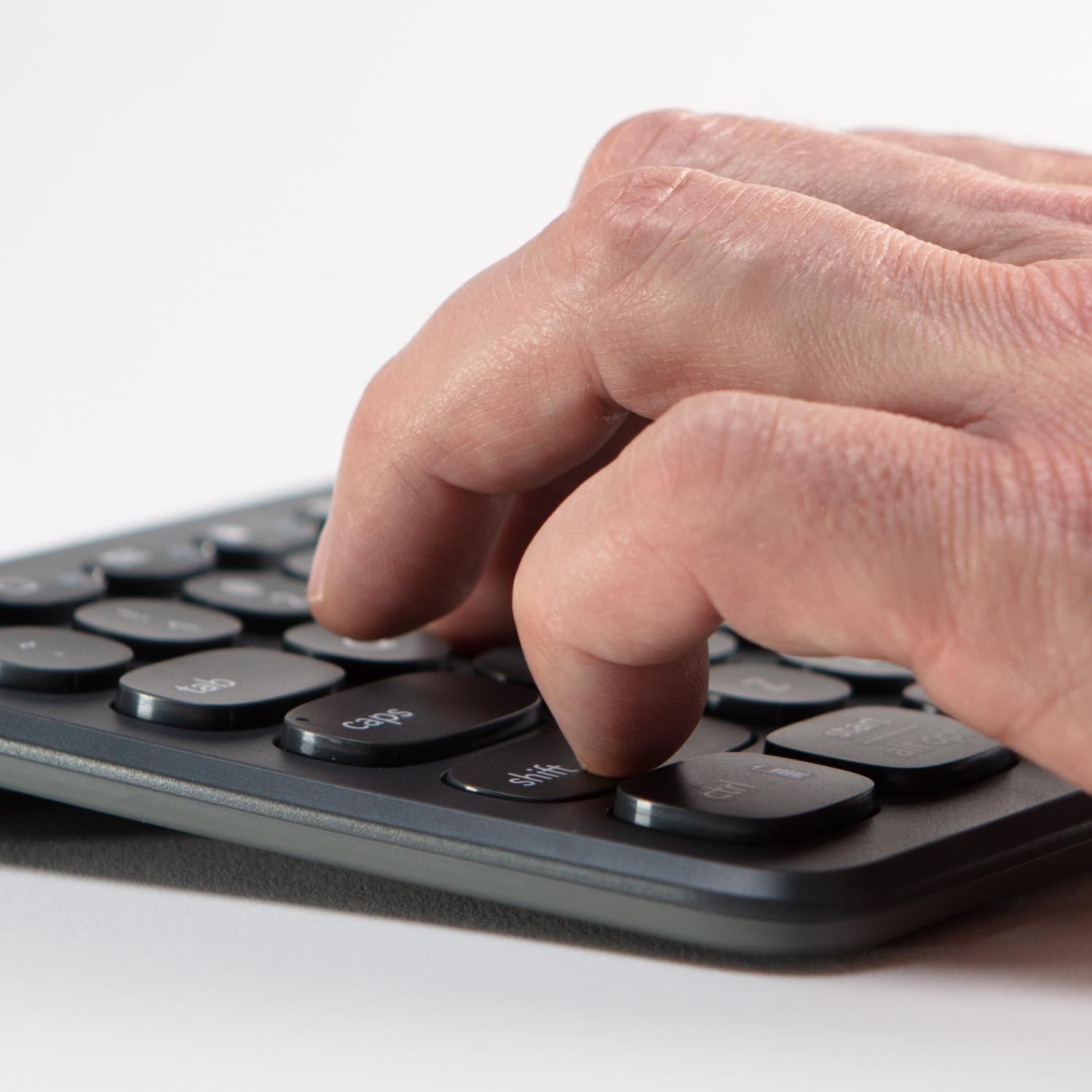 ZAGG Pro Wireless Keyboard 17-Inch - Grey - Image 75